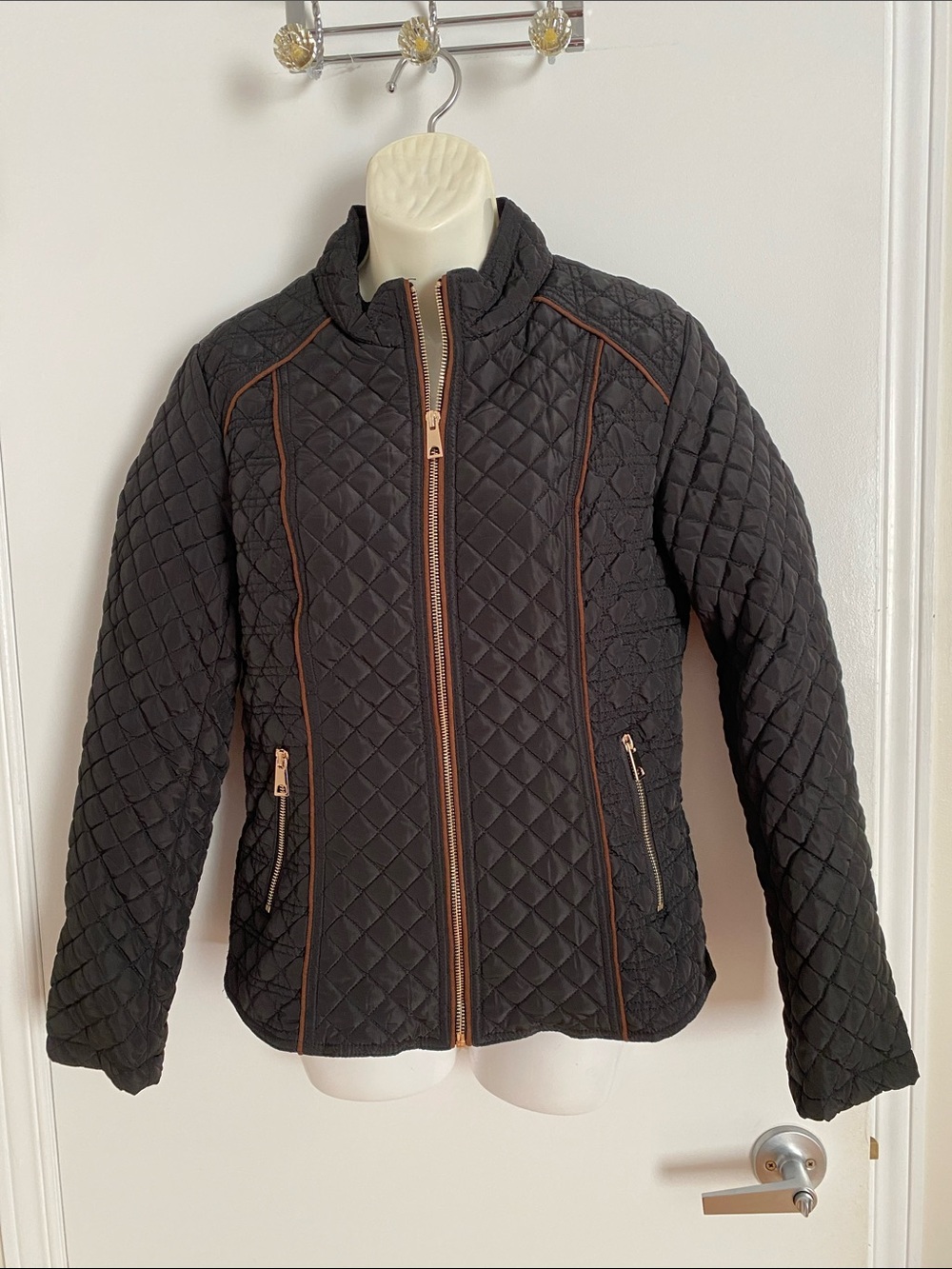 Bellivera Black fitted Puffer/Quilted Zip-Front Jacket w plush lining Size Small